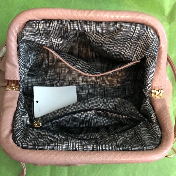 Cute soft pink crossbody bag - Picture 2 of 7